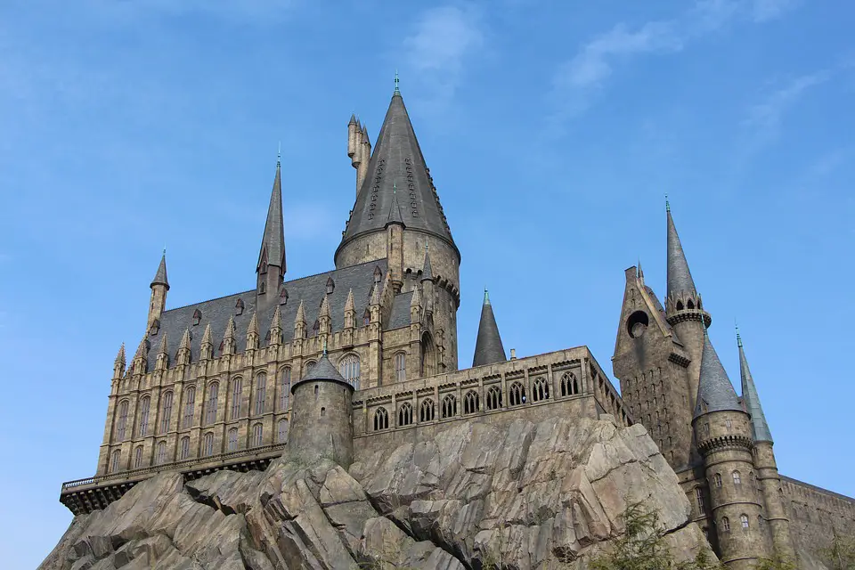 Kudos if you can find a Hogwarts-looking castle like this!