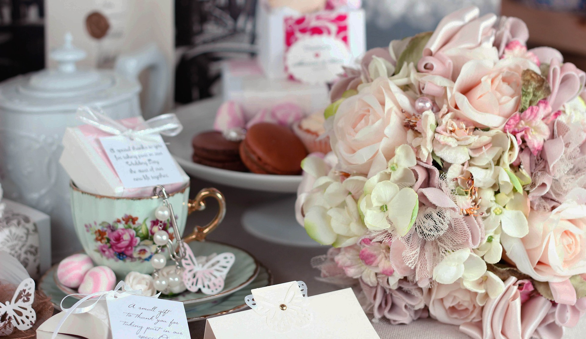 The Complete Guide to a Fabulous Bridal Shower - The Wedding Club