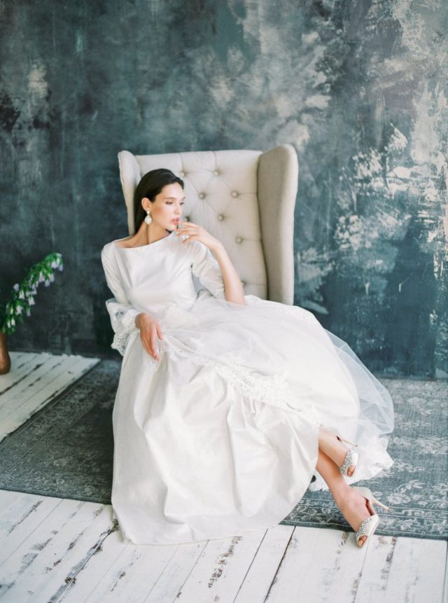 Modest classic wedding dress with long sleeves by VICTORIASPIRINA 