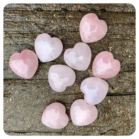 Mini rose quartz hearts by Seekcrystalandgifts - Simply gorgeous rose quartz wedding things - The Wedding Club