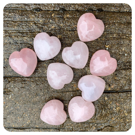 Mini rose quartz hearts by Seekcrystalandgifts - Simply gorgeous rose quartz wedding things - The Wedding Club