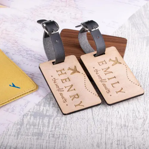 Personalised Wooden Luggage Tag by 2PersonalShop on Etsy - Honeymoon gifts for newlyweds - The Wedding Club