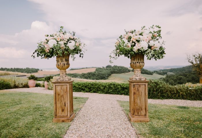 4. How to compare two of your favorite wedding venues - The Wedding Club